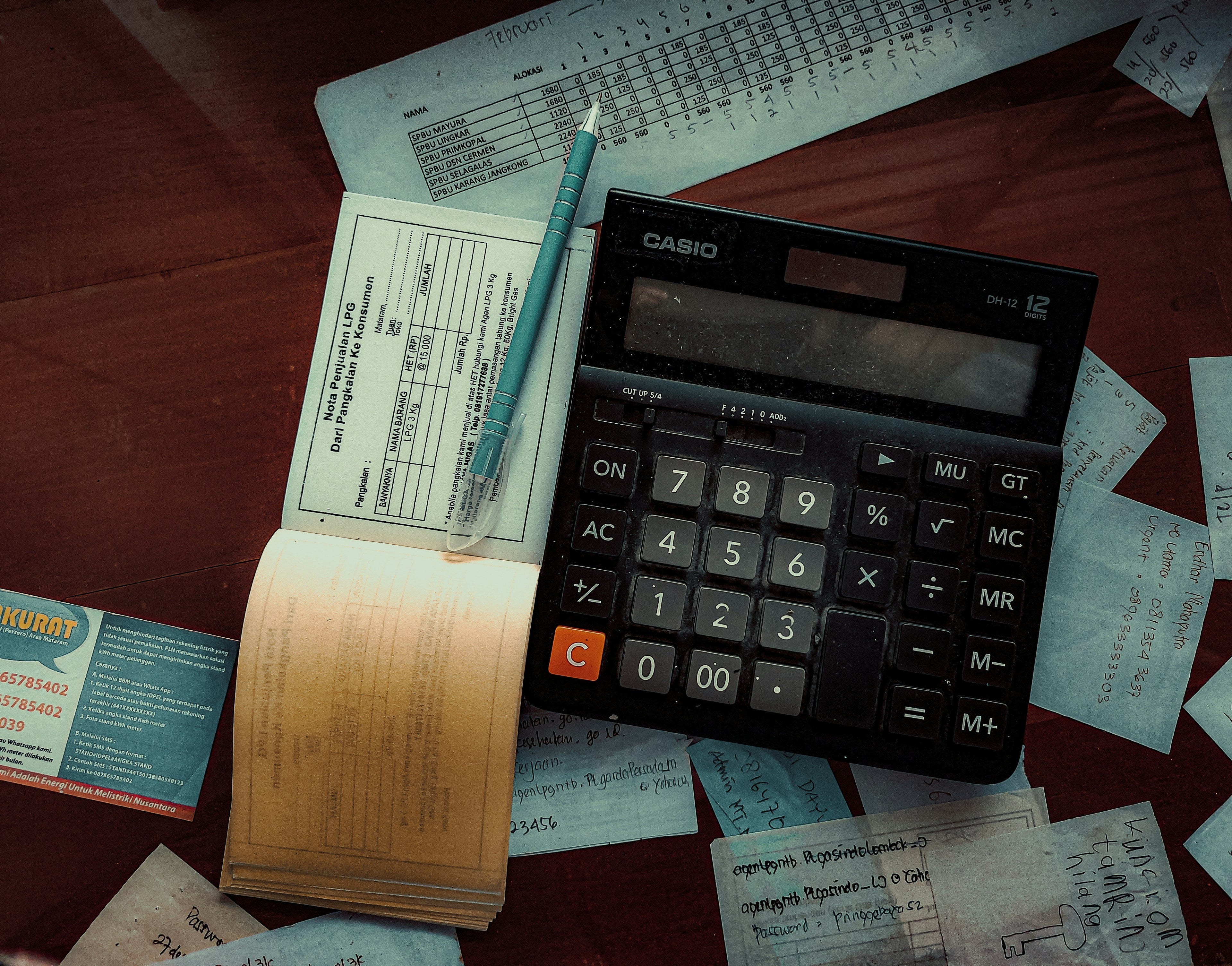 5 Dangerous Mistakes Micro-Entrepreneurs Make When Invoicing (And How to Avoid Them)